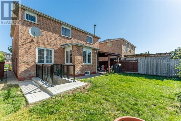 7 DUGGAN DRIVE, Brampton (Fletcher's West), Ontario, L6Y4K8