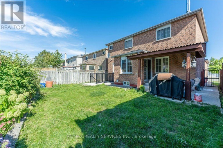 7 DUGGAN DRIVE, Brampton (Fletcher's West), Ontario, L6Y4K8