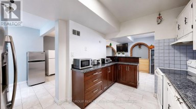 30 CORONADO COURT Toronto (Humbermede) Ontario photo 15