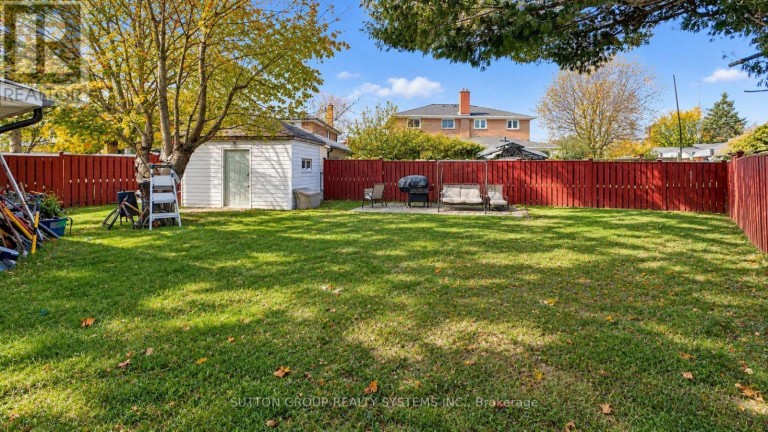 30 CORONADO COURT, Toronto (Humbermede), Ontario, M9M1S7