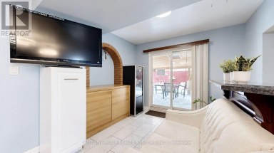 30 CORONADO COURT Toronto (Humbermede) Ontario photo 6