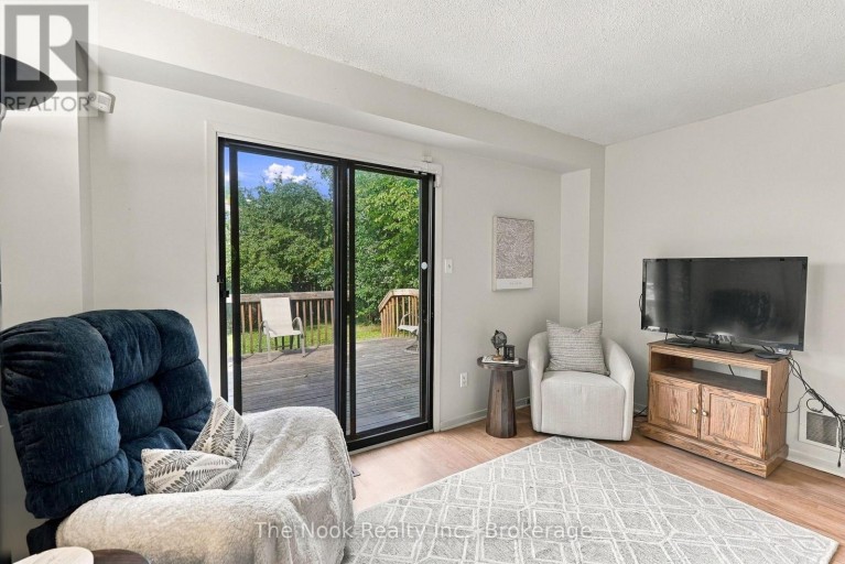 27 FIELD CRESCENT, Ajax (Central East), Ontario, L1Z1B3