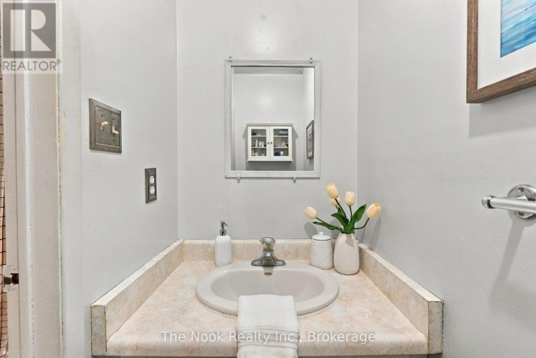 27 FIELD CRESCENT, Ajax (Central East), Ontario, L1Z1B3