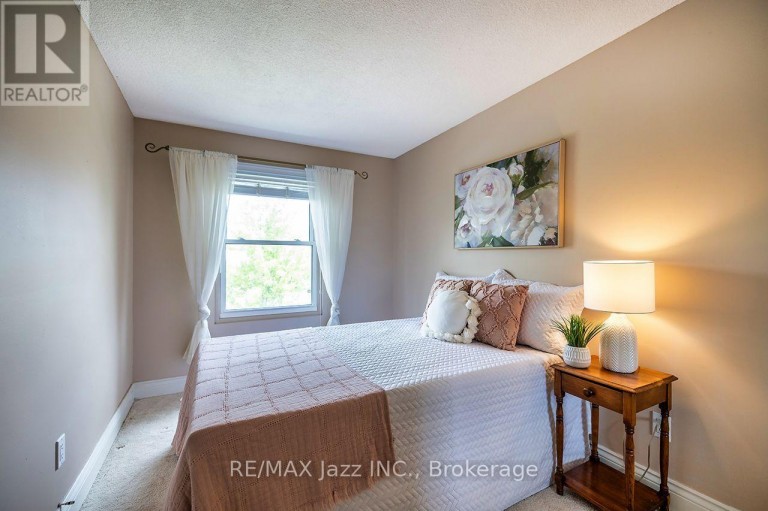 3 - 1330 TROWBRIDGE DRIVE, Oshawa (Centennial), Ontario, L1G7L1