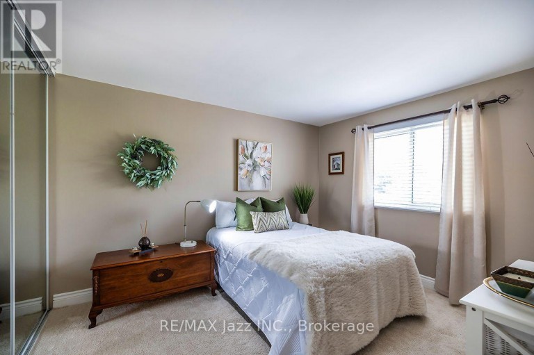 3 - 1330 TROWBRIDGE DRIVE, Oshawa (Centennial), Ontario, L1G7L1