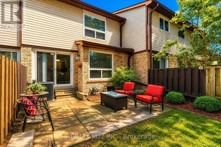 3 - 1330 TROWBRIDGE DRIVE, Oshawa (Centennial), Ontario, L1G7L1