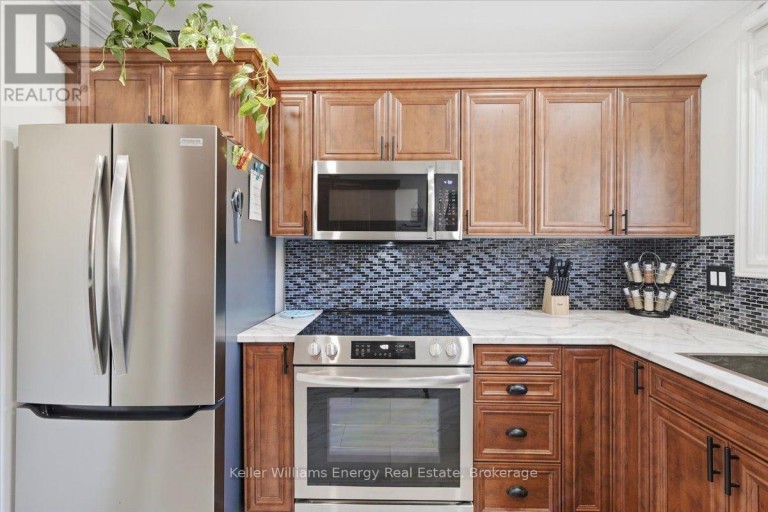 30 DOMINION DRIVE, Kawartha Lakes (Lindsay), Ontario, K9V1H7