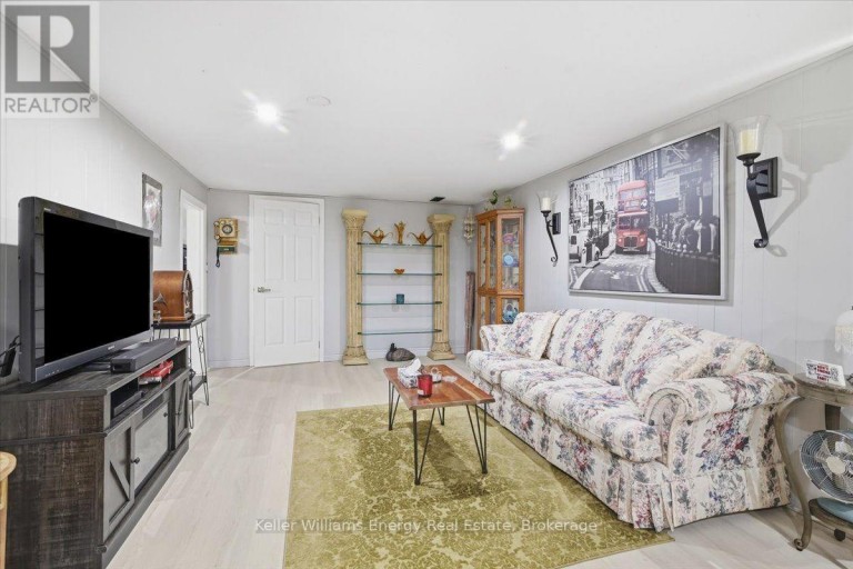 30 DOMINION DRIVE, Kawartha Lakes (Lindsay), Ontario, K9V1H7