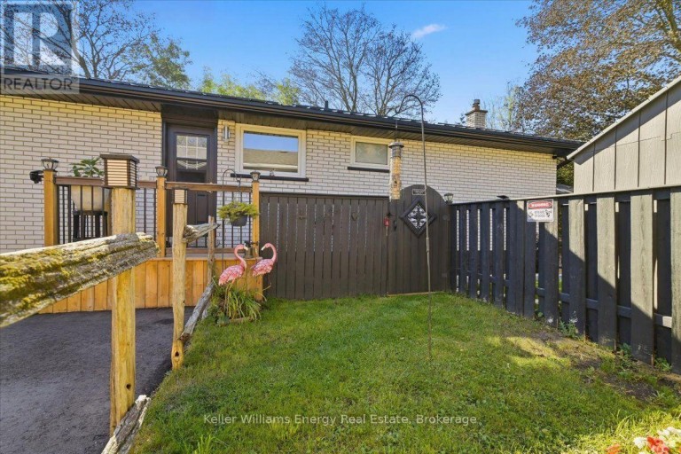 30 DOMINION DRIVE, Kawartha Lakes (Lindsay), Ontario, K9V1H7
