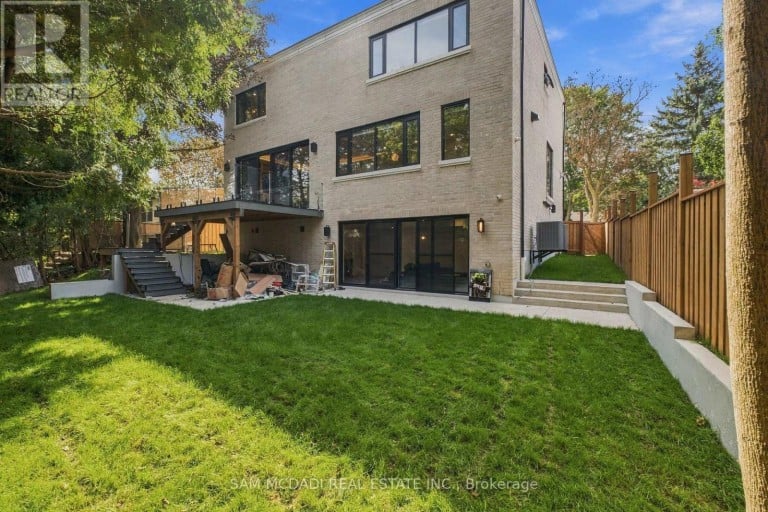 6 NORTH HILLS TERRACE, Toronto (Banbury-Don Mills), Ontario, M3C1M6