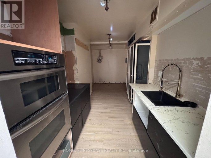 1903 - 390 DIXON ROAD, Toronto (Kingsview Village-The Westway), Ontario, M9R1T4