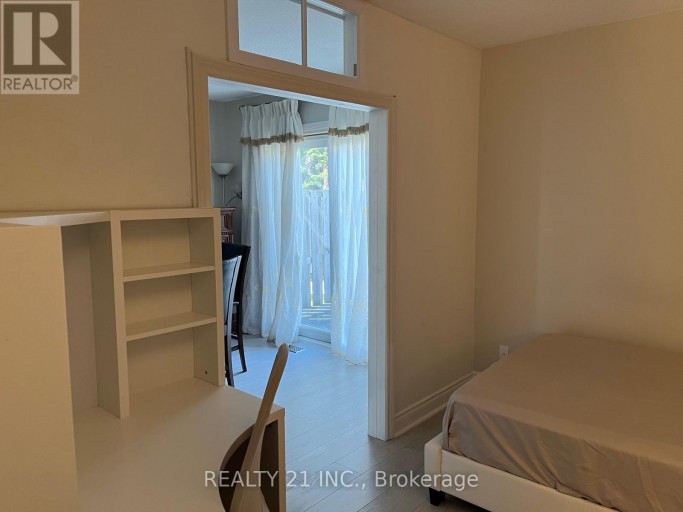 2 - 405 KEATS WAY, Waterloo, Ontario, N2L5S7