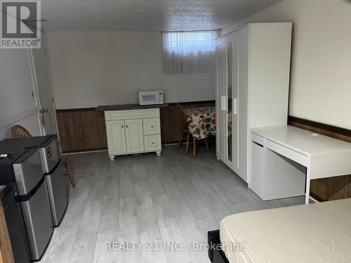 2 - 405 KEATS WAY, Waterloo, Ontario, N2L5S7