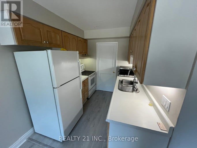 2 - 405 KEATS WAY, Waterloo, Ontario, N2L5S7