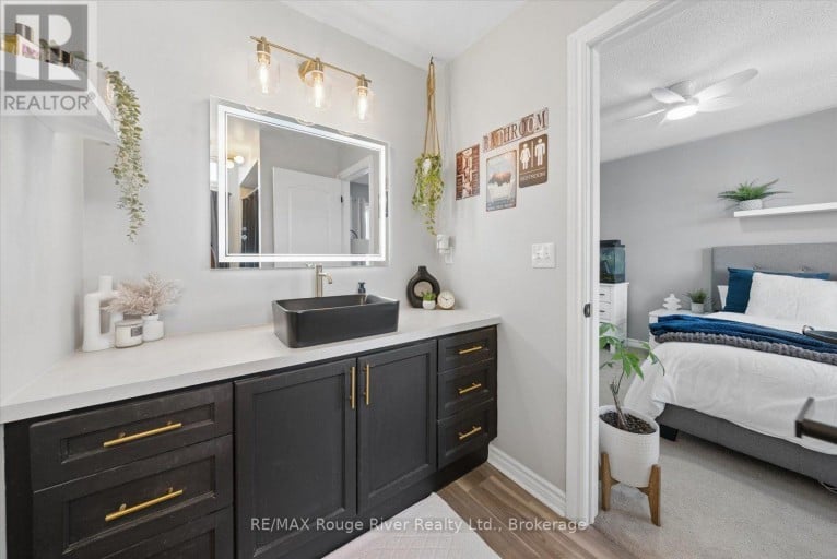 27 BAGNELL CRESCENT, Clarington (Bowmanville), Ontario, L1C5R1