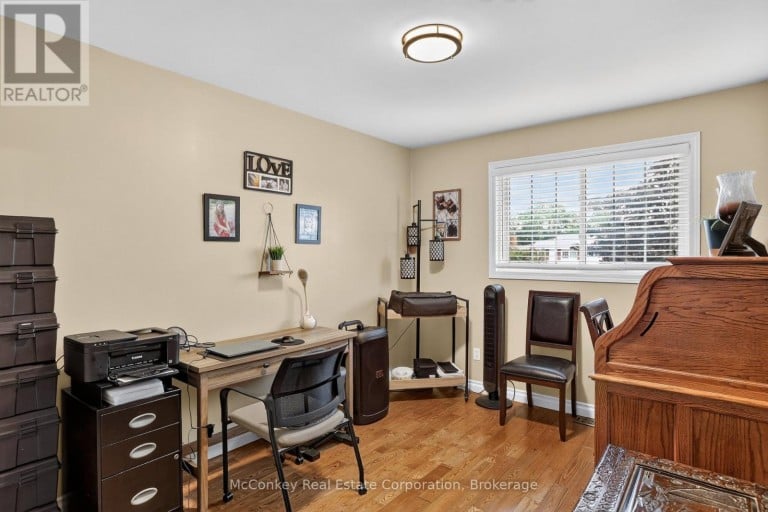 1817 PARKWOOD CIRCLE, Peterborough (Monaghan Ward 2), Ontario, K9J8C3