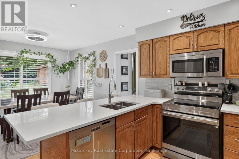 1817 PARKWOOD CIRCLE, Peterborough (Monaghan Ward 2), Ontario, K9J8C3