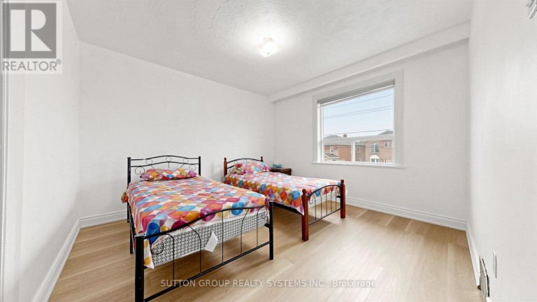 683 OLD WESTON ROAD, Toronto (Weston-Pellam Park), Ontario, M6N3B6
