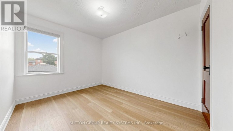 683 OLD WESTON ROAD, Toronto (Weston-Pellam Park), Ontario, M6N3B6