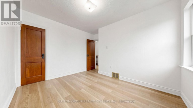 683 OLD WESTON ROAD, Toronto (Weston-Pellam Park), Ontario, M6N3B6