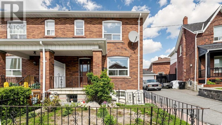 683 OLD WESTON ROAD, Toronto (Weston-Pellam Park), Ontario, M6N3B6
