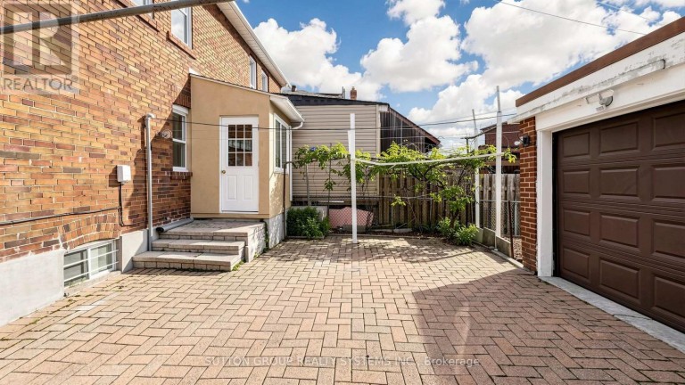 683 OLD WESTON ROAD, Toronto (Weston-Pellam Park), Ontario, M6N3B6