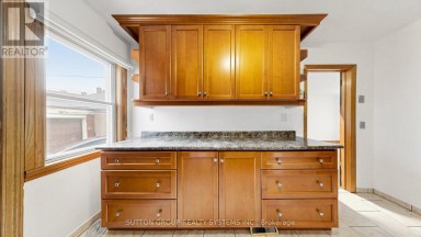 683 OLD WESTON ROAD Toronto (Weston-Pellam Park) Ontario photo 8