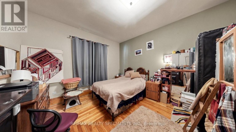 1316 KING STREET E, Hamilton (Delta), Ontario, L8M1H3