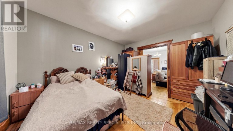 1316 KING STREET E, Hamilton (Delta), Ontario, L8M1H3