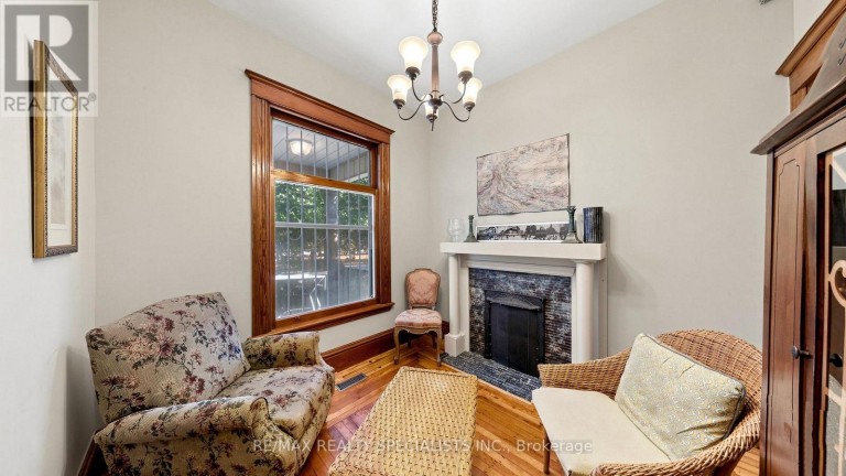 1316 KING STREET E, Hamilton (Delta), Ontario, L8M1H3