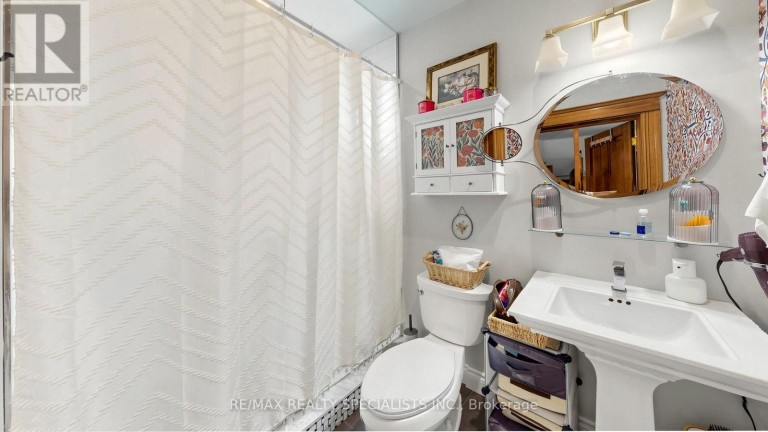 1316 KING STREET E, Hamilton (Delta), Ontario, L8M1H3