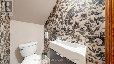1316 KING STREET E Hamilton (Delta) Ontario photo 15