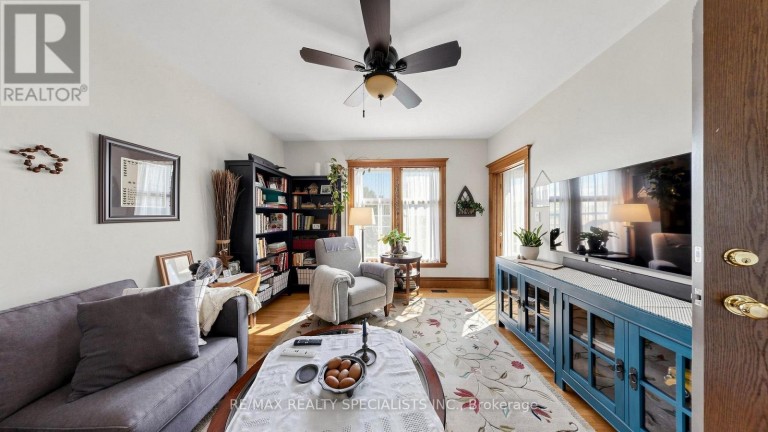 1316 KING STREET E, Hamilton (Delta), Ontario, L8M1H3