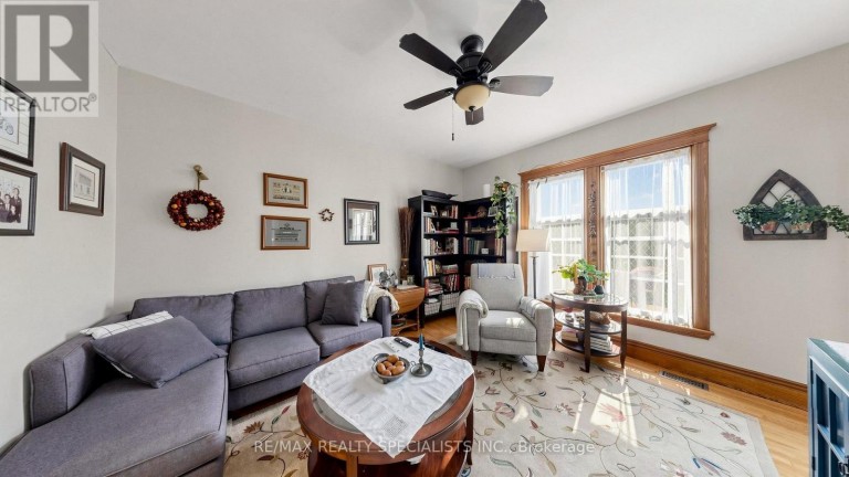 1316 KING STREET E, Hamilton (Delta), Ontario, L8M1H3