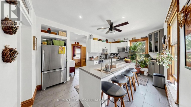 1316 KING STREET E, Hamilton (Delta), Ontario, L8M1H3