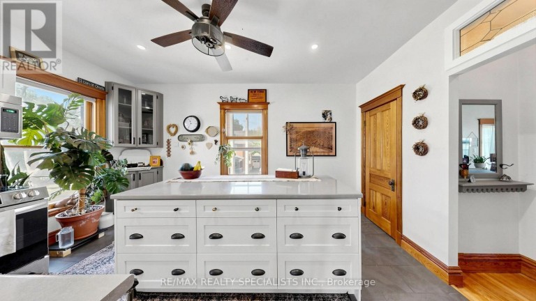 1316 KING STREET E, Hamilton (Delta), Ontario, L8M1H3
