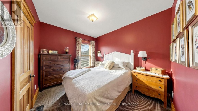 1316 KING STREET E, Hamilton (Delta), Ontario, L8M1H3