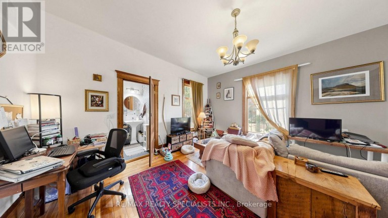1316 KING STREET E, Hamilton (Delta), Ontario, L8M1H3