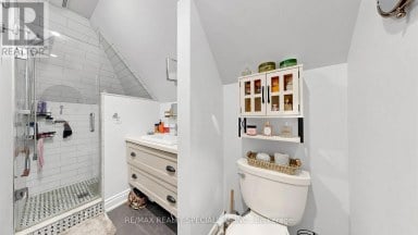 1316 KING STREET E Hamilton (Delta) Ontario photo 34
