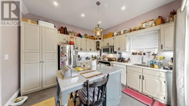 1316 KING STREET E Hamilton (Delta) Ontario photo 7