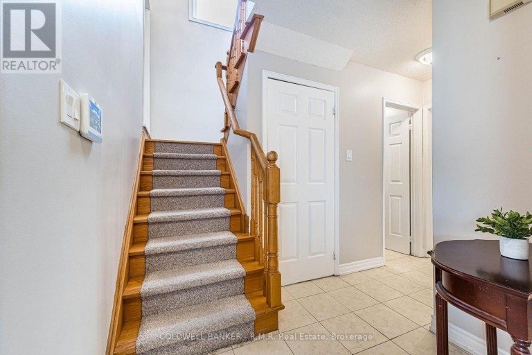 292 UKRAINE ROAD, Mississauga (Fairview), Ontario, L5B3W6