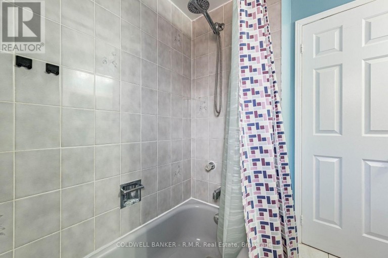 292 UKRAINE ROAD, Mississauga (Fairview), Ontario, L5B3W6