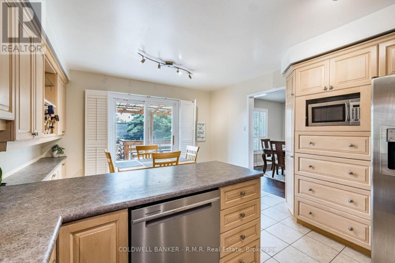 292 UKRAINE ROAD, Mississauga (Fairview), Ontario, L5B3W6