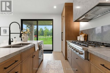 4067 FALLINGBROOK ROAD London South (South V) Ontario photo 11