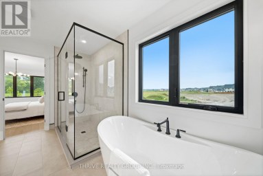 4067 FALLINGBROOK ROAD London South (South V) Ontario photo 25