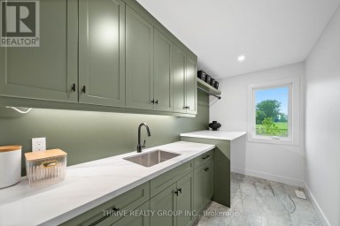 4067 FALLINGBROOK ROAD London South (South V) Ontario photo 35