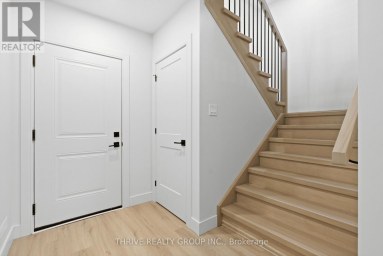 4067 FALLINGBROOK ROAD London South (South V) Ontario photo 36