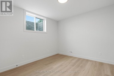 4067 FALLINGBROOK ROAD London South (South V) Ontario photo 41
