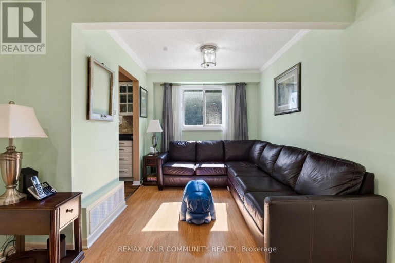 6 STANDBRIDGE COURT, Toronto (Malvern), Ontario, M1B2S5