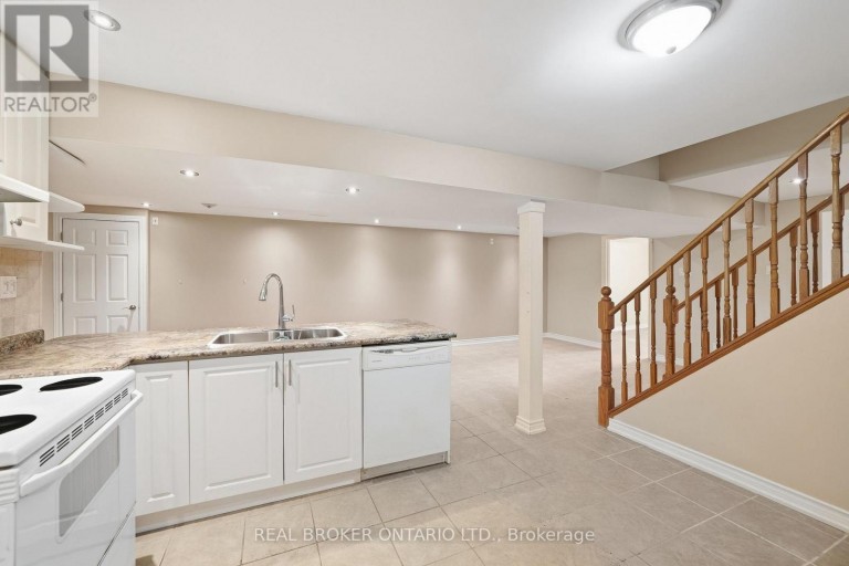 61 BLUENOSE CRESCENT, Toronto (Highland Creek), Ontario, M1C4S2